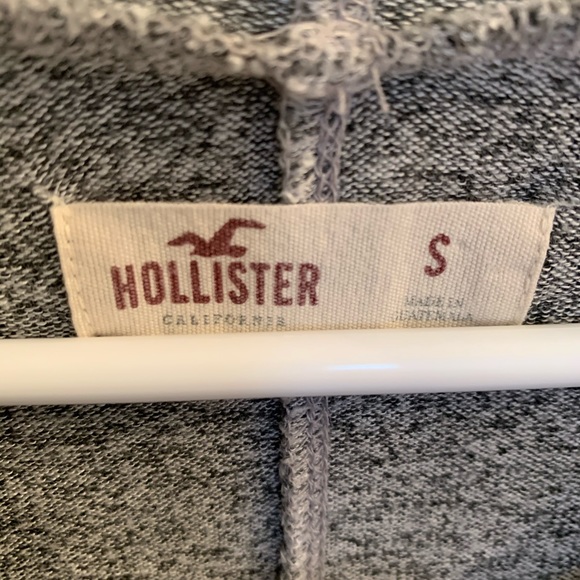Holister top with hood - Picture 4 of 5